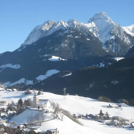 Alpine With Stunning Views Apartment